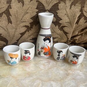 Vintage Crackle glazeJapanese Geisha Sake Set